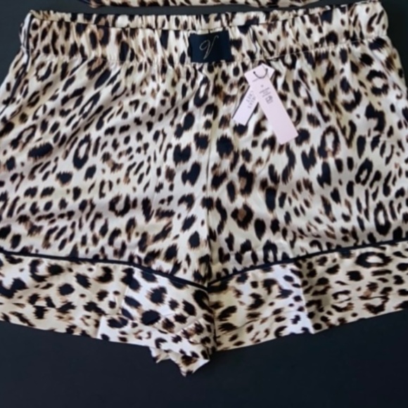 Victoria’s Secret Leopard Print Two-Piece Lounge / Pajama Set - Picture 3 of 3